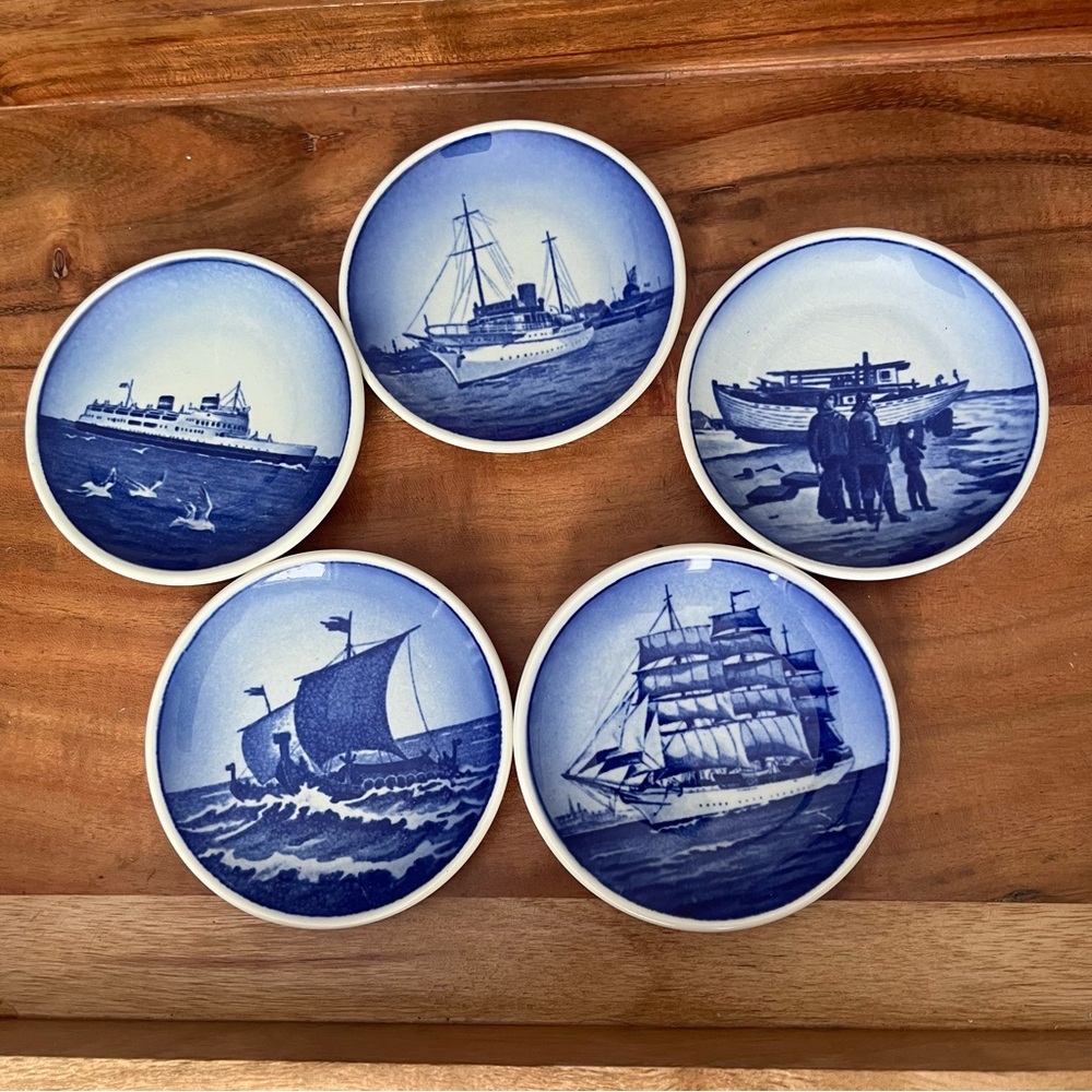 Royal Copenhagen Denmark 2010 plaquettes or butter pats mini plates Lot of 5